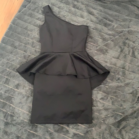 Forever 21 bodycon peplum ruffle dress - Picture 1 of 1